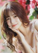 女的趴正在桌子上让马日 - 女的趴正在桌子上让